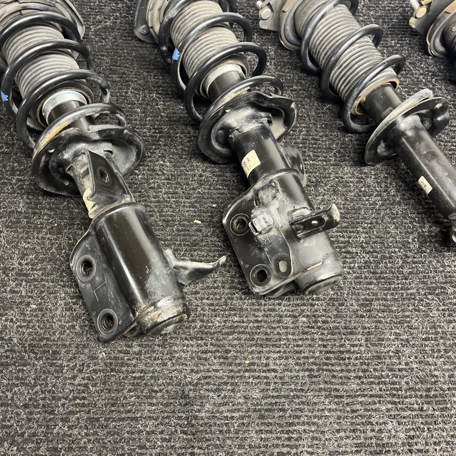 ☑️ OEM Springs & Struts Suspension Subaru BRZ Toyota 86 Scion FRS