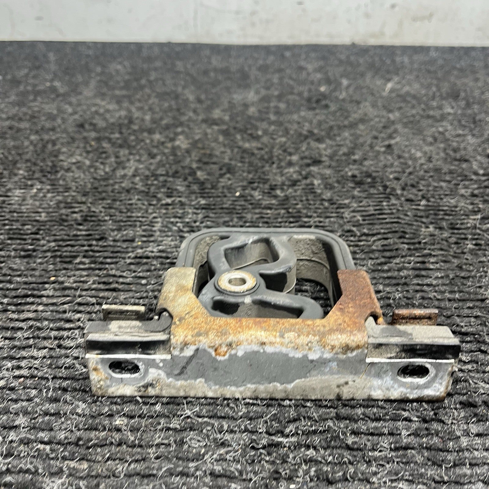 ☑️ 95-13 BMW E36 E46 E90 E92 E93 M3 Exhaust Muffler Hanger Rubber OEM 1401797