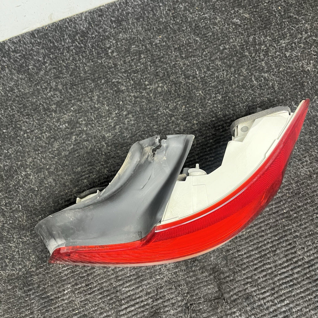 ☑️ 2011-2013 BMW 1-Series E82 E88 135i LCI Right Passenger LED Tail Light OEM