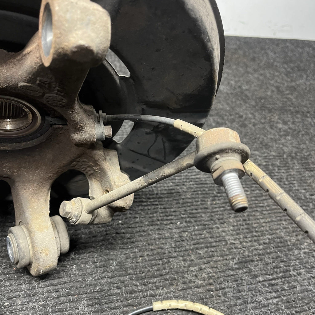 ☑️ 07-13 BMW E82 E88 E90 E92 E93 Rear Passenger Hub Spindle Bearing Knuckle OEM