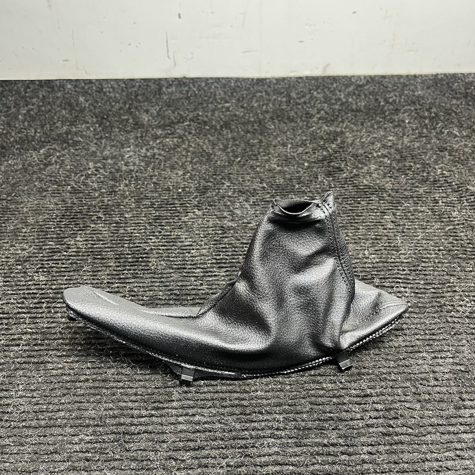 ☑️ 12-18 BMW F30 F31 320i 328i Parking Handbrake Lever Boot Cover OEM 9235425