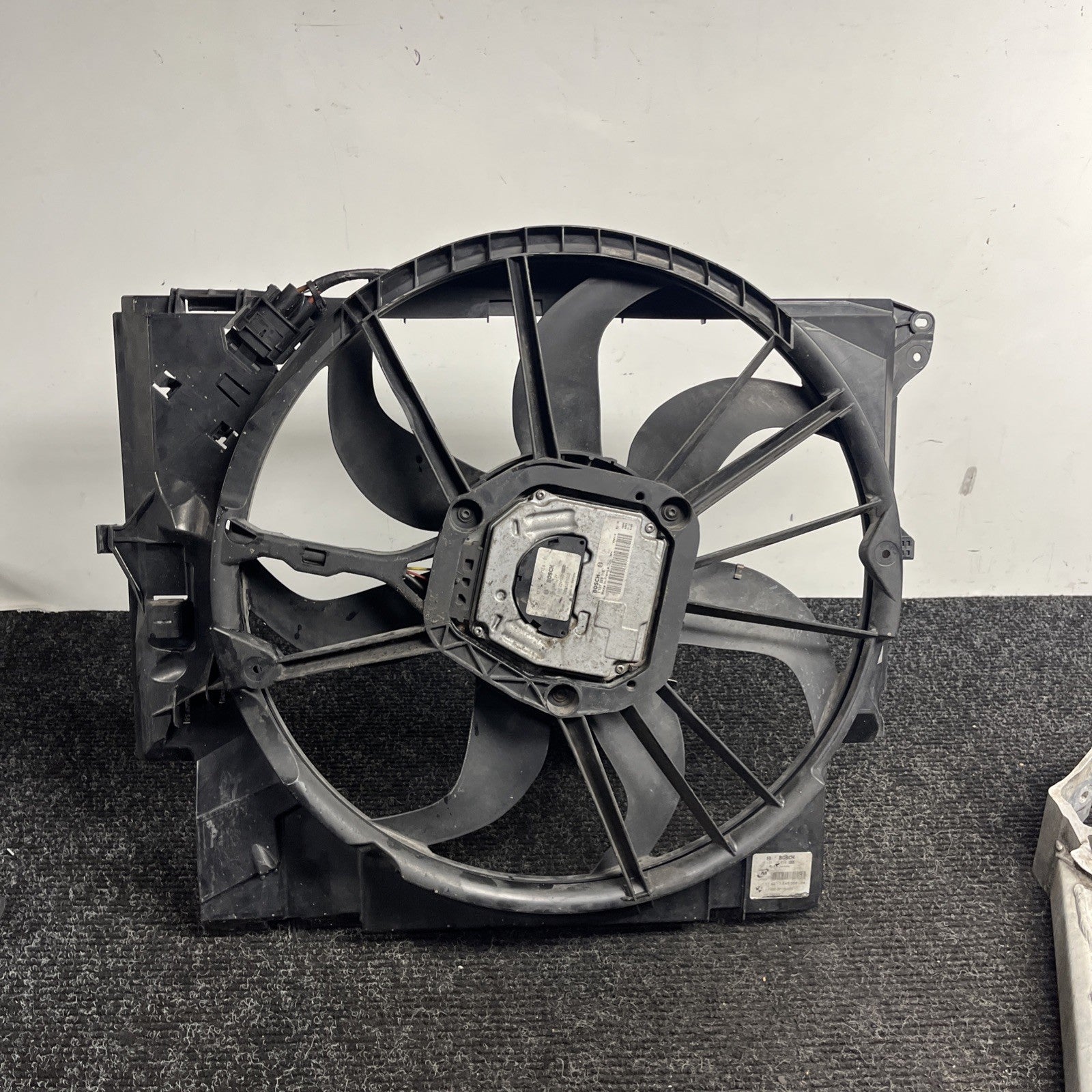 ☑️ 07-13 OEM BMW E88 E90 E92 N54 N55 Engine Radiator Cooling Auxiliary Fan 600W