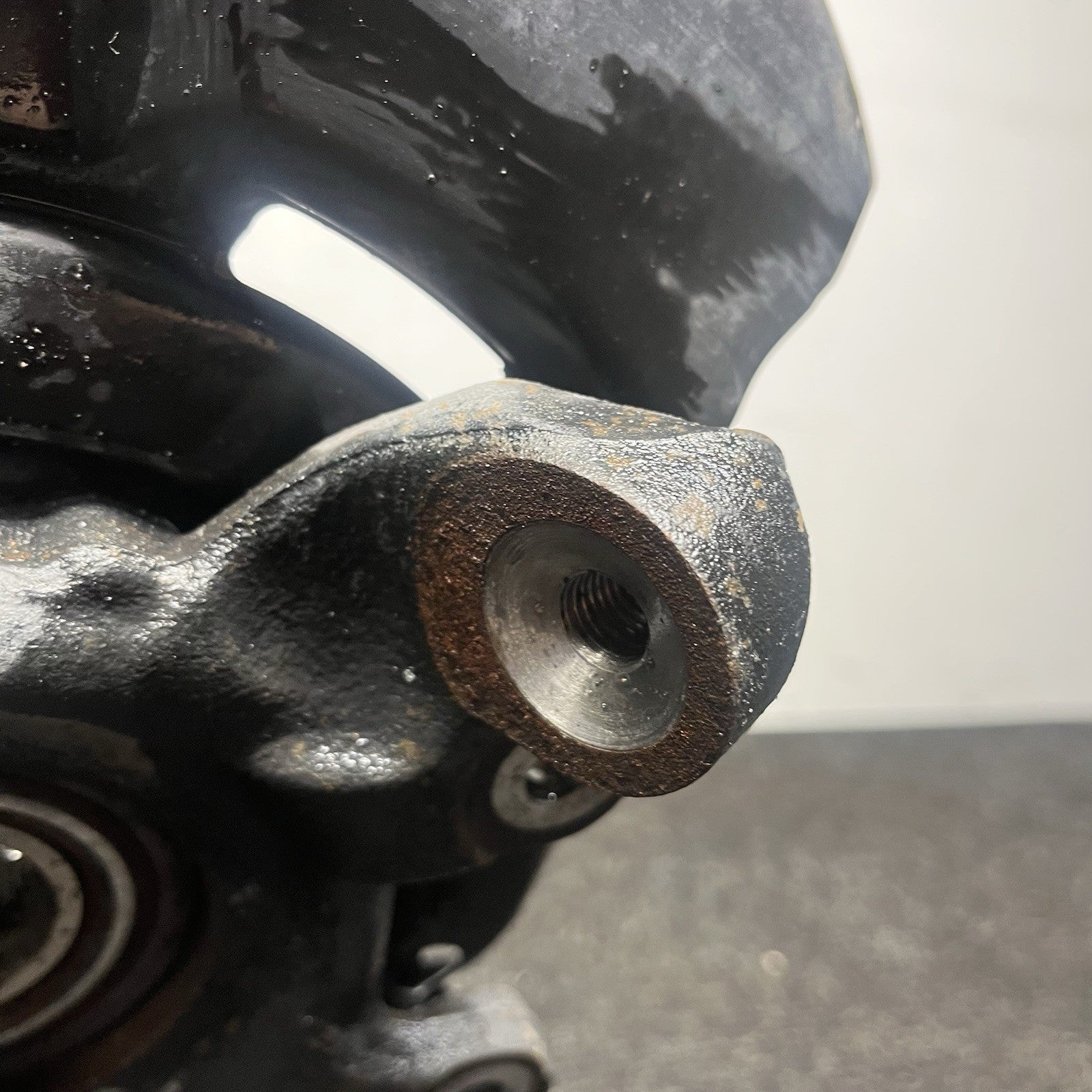 ☑️ 07-13 BMW E82 E88 E90 E92 E93 Rear Driver Hub Spindle Bearing Knuckle OEM