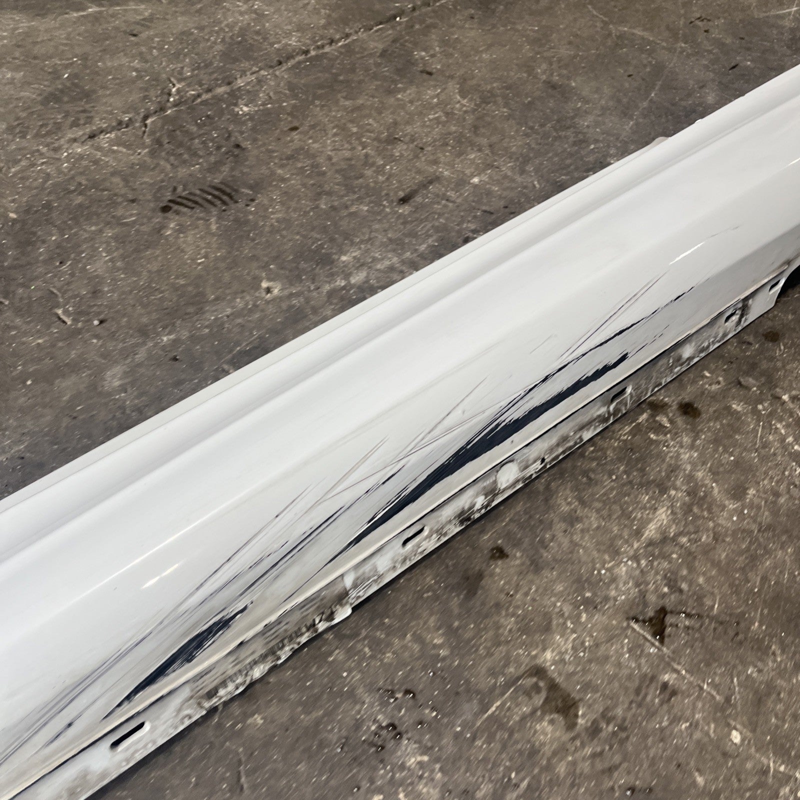 ☑️08-13 OEM BMW E88 E82 135 MSport Left Driver Side Skirt Rocker Panel White