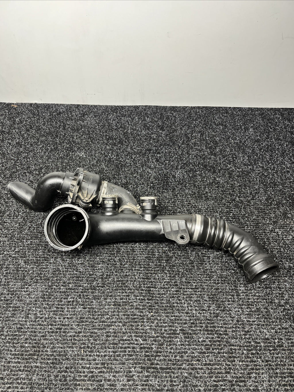 ☑️ 07-13 OEM BMW E90 E92 E93 Charge Pipe Diver Valves Induction Pipe Tract N54