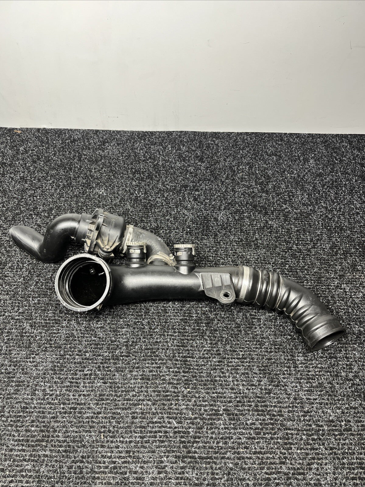 ☑️ 07-13 OEM BMW E90 E92 E93 Charge Pipe Diver Valves Induction Pipe Tract N54