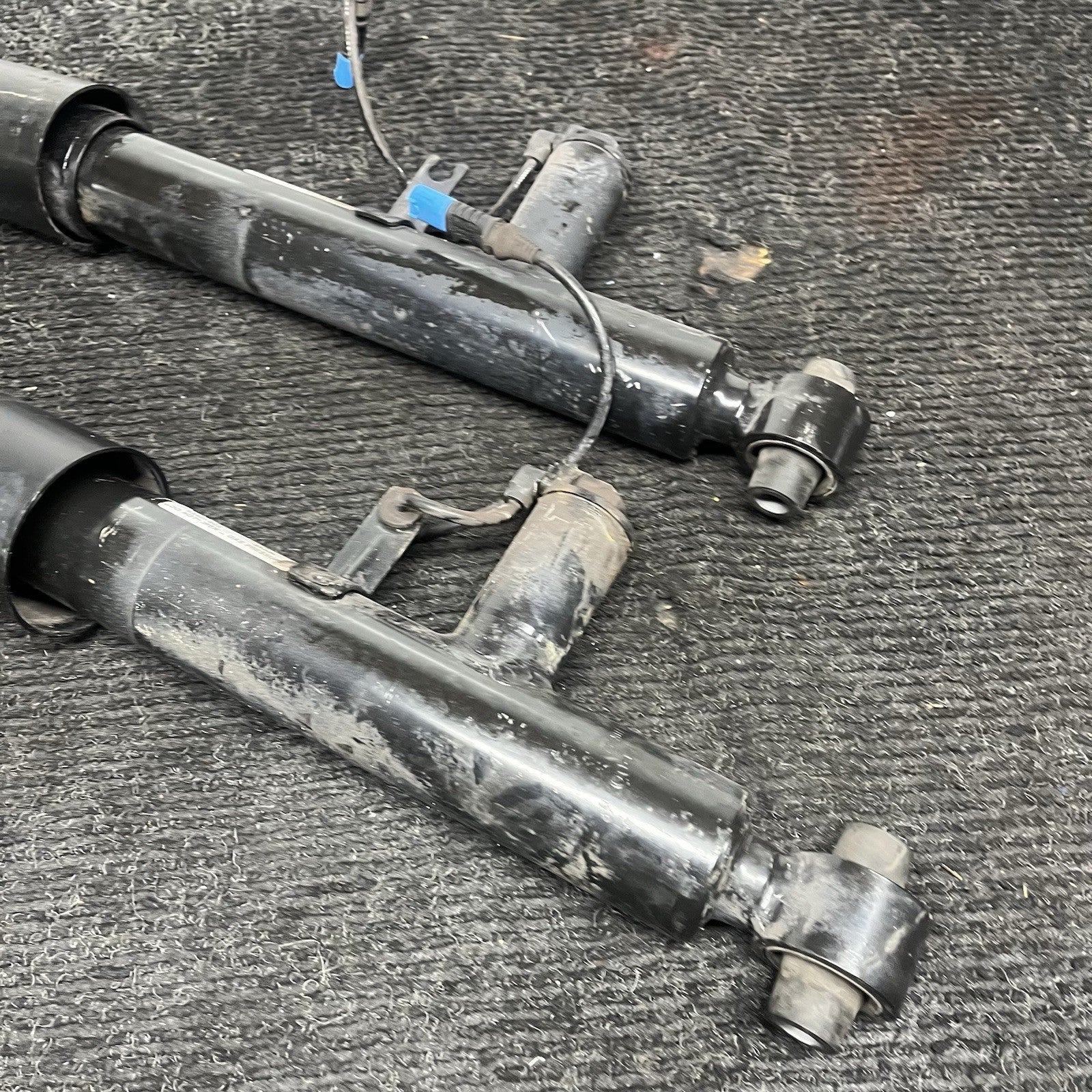 ☑️ 14-20 OEM BMW F22 M235 M240 RWD Rear Left Right Shock Absorbers VDC Assembly
