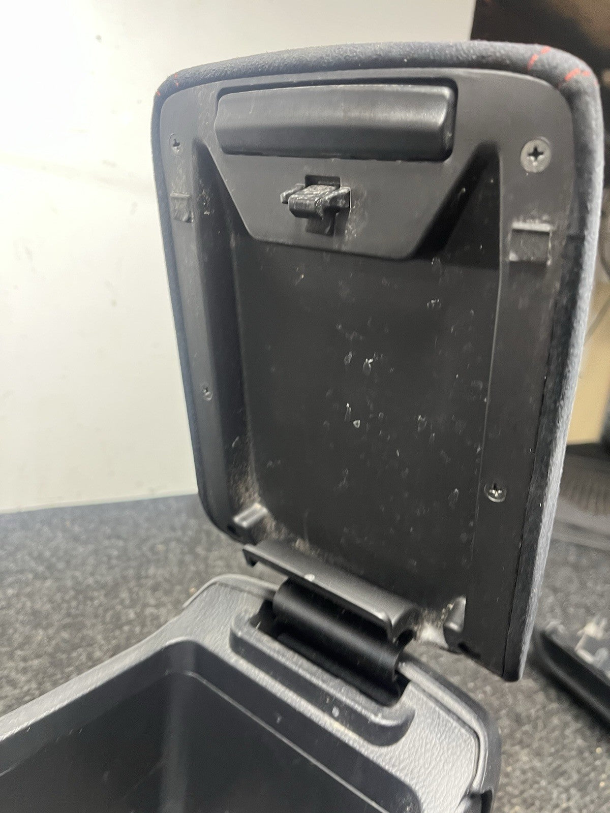☑️ 15-19 SUBARU WRX STI ARM REST CENTER CONSOLE W/ HEATED SEATS NON LEATHER OEM