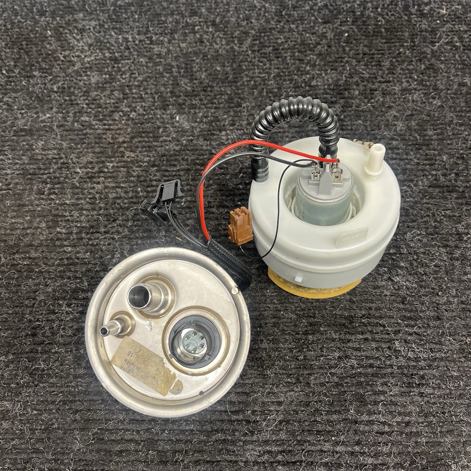 ☑️ 2007-2013 BMW 328i N51 E90 GENUINE OEM FUEL PUMP N51B30A 16147194207 7194207