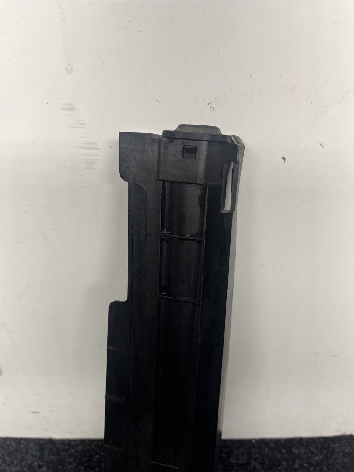 ☑️ OEM BMW F22 F30 F32 F36 328 335 Main Radiator Right Bracket Mount 7600537