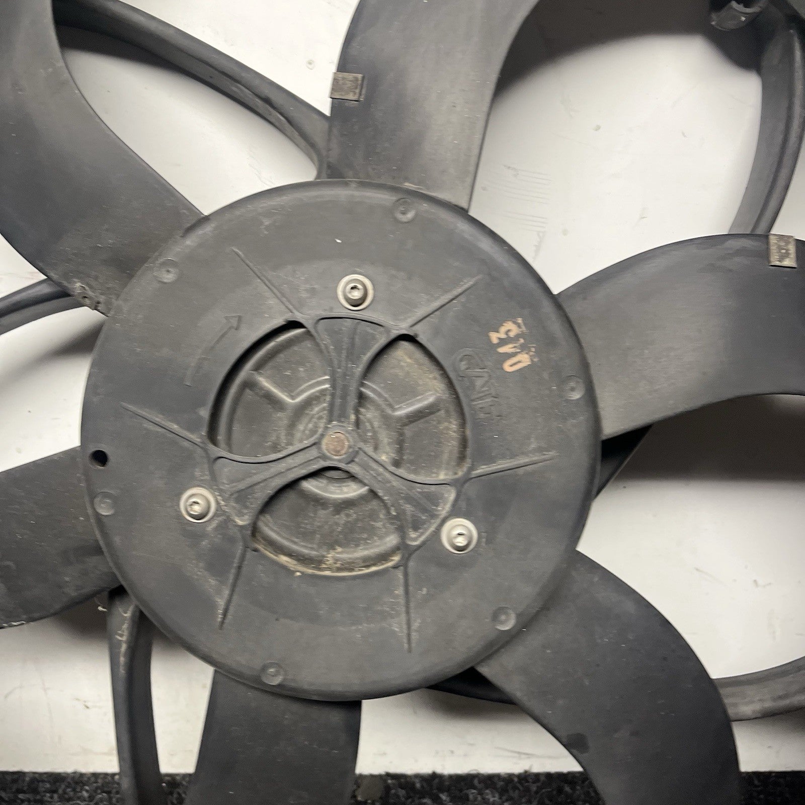 ☑️ BMW E85 Z4 3.0L M54 Engine Radiator Cooling Fan Automatic 600W OEM 113k Miles