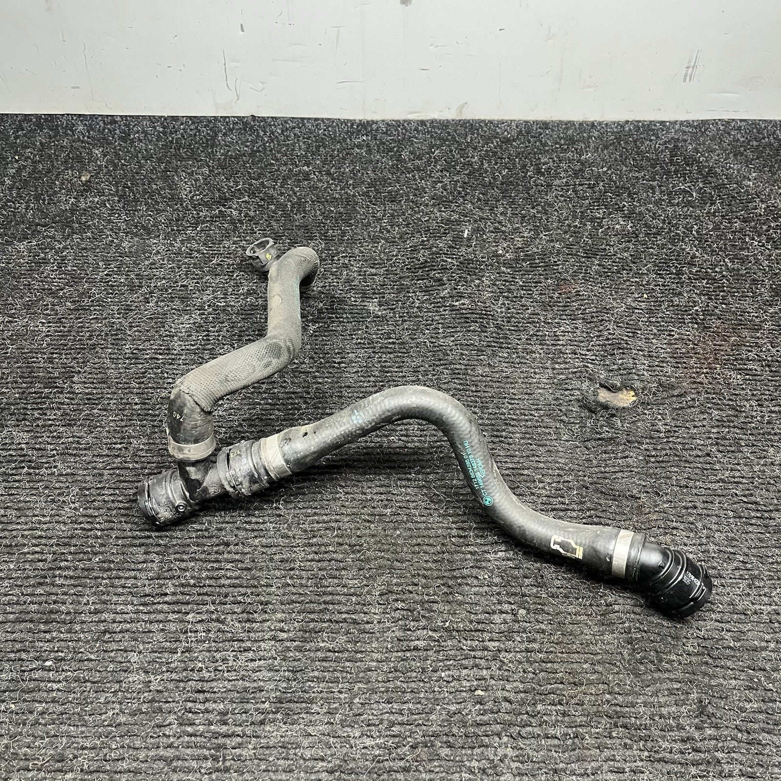☑️ 2017-2020 BMW 430I F36 ENGINE RADIATOR LOWER COOLANT HOSE OEM 17128634285