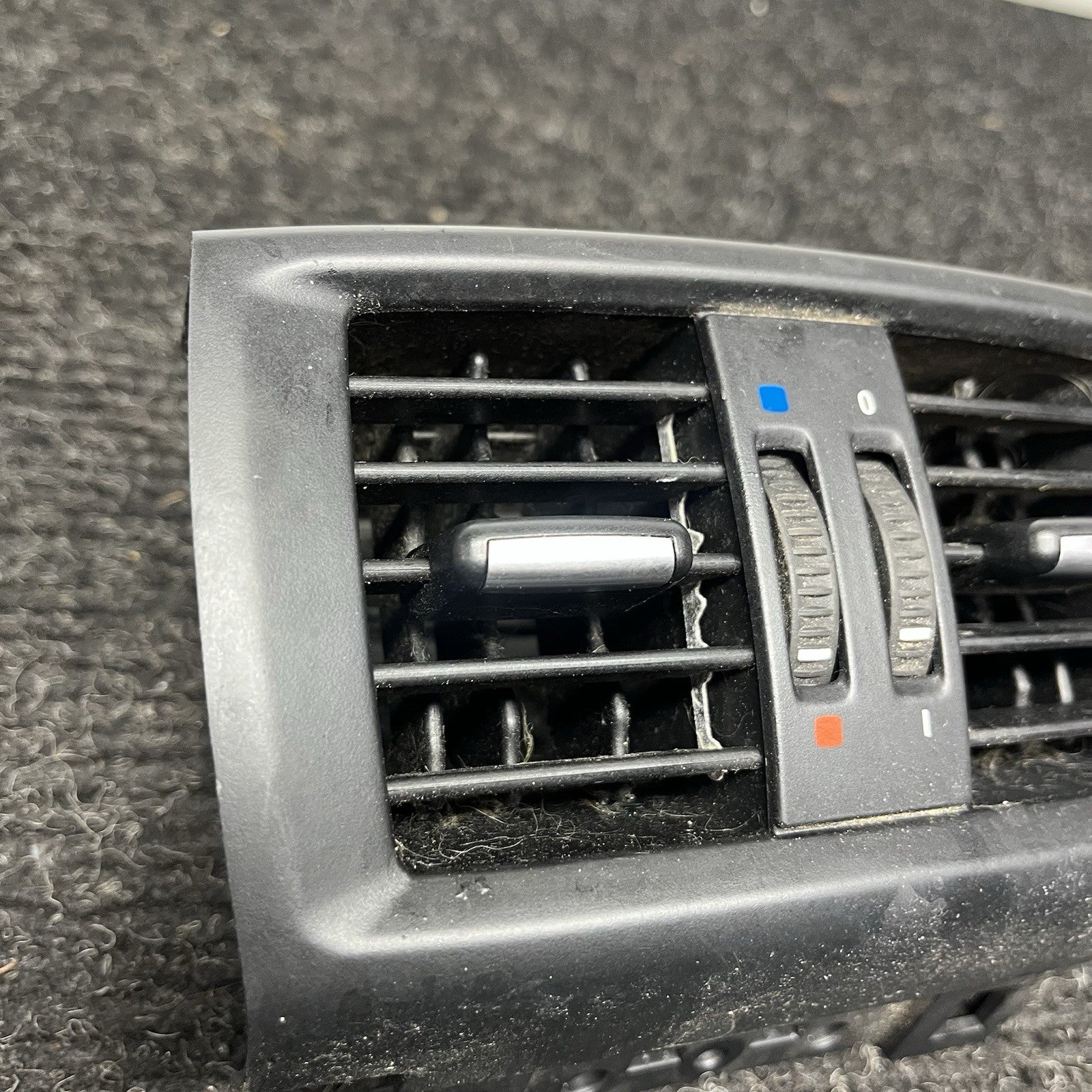 ☑️ 11-18 BMW X3 Rear Center Console Air Conditioning Vent Grille OEM 9200888