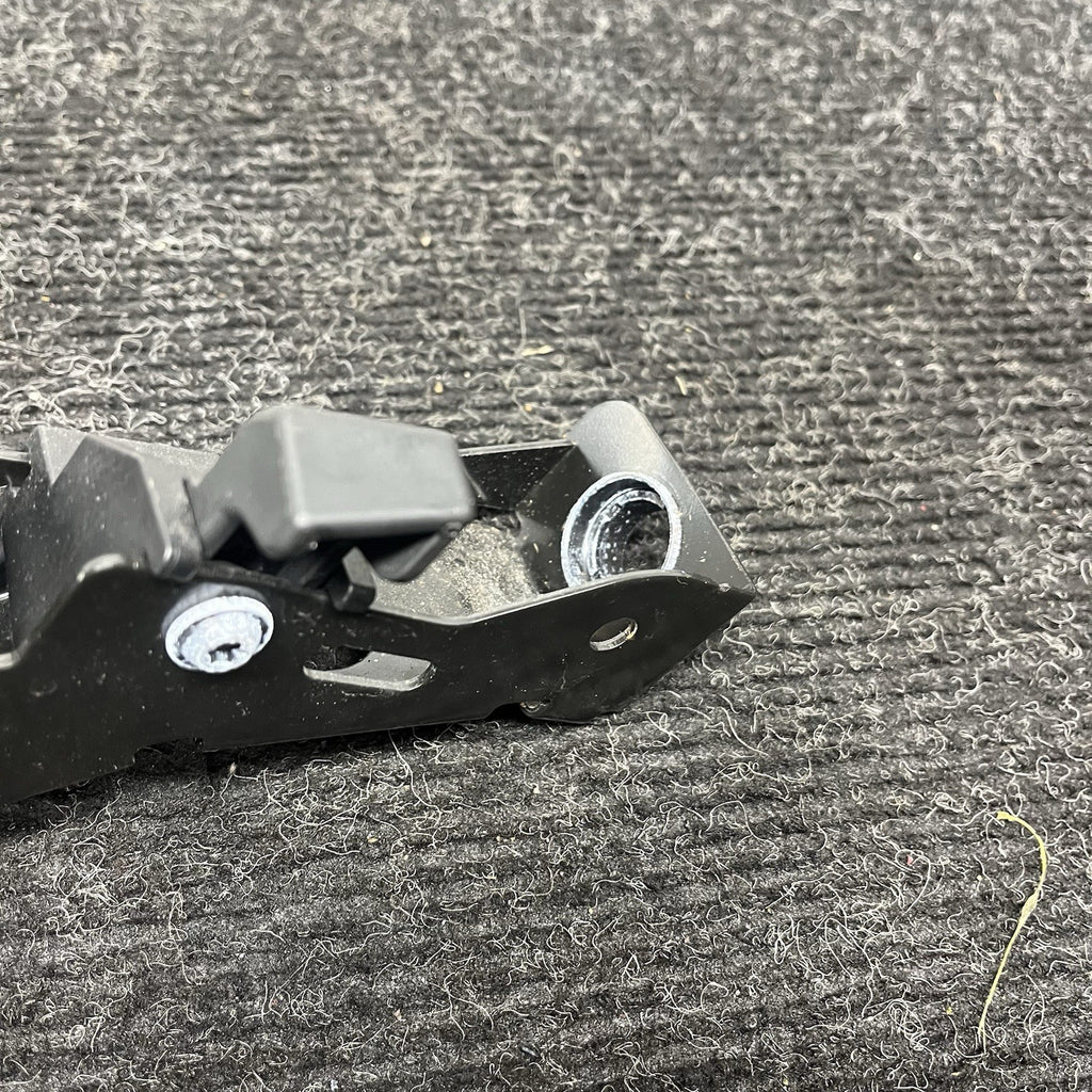 ☑️ 07-13 BMW E93 328i 335i M3 Right Side Convertible Hardtop Bracket Latch OEM