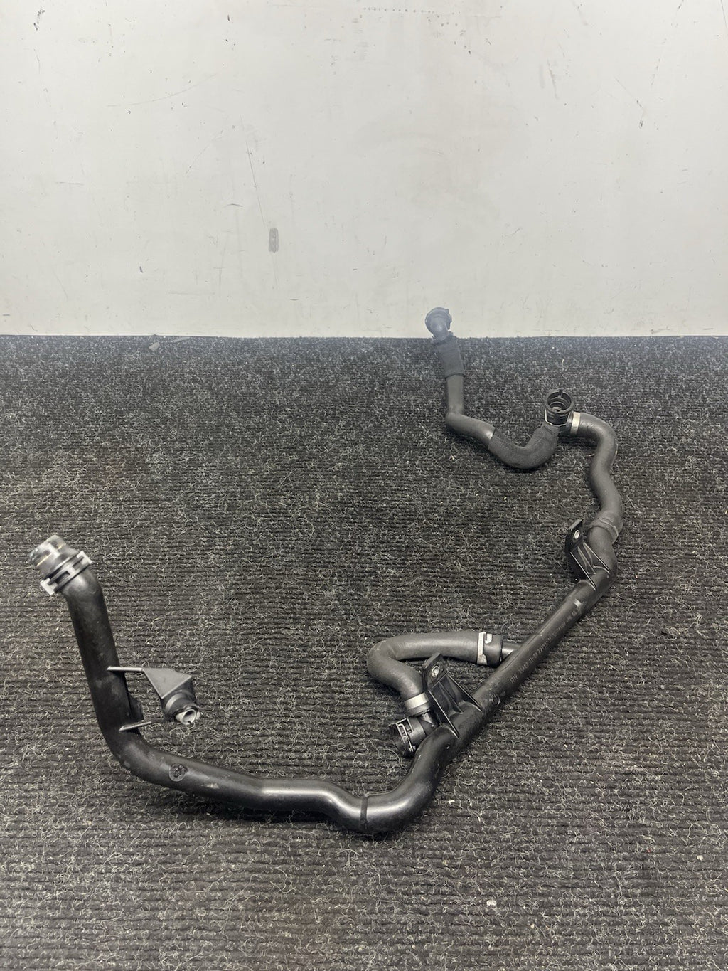 ☑️ OEM BMW E90 E92 E93 N54 RWD AT Thermostat Hose  Coolant Return Pipe Line