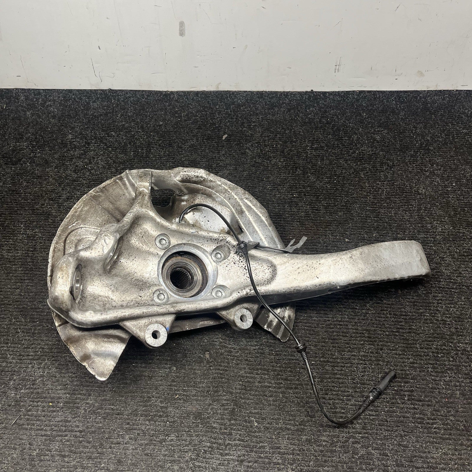 ☑️ 07-19 BMW F15 X5 X6 AWD Front Right Side Spindle Knuckle Hub 6773784 OEM