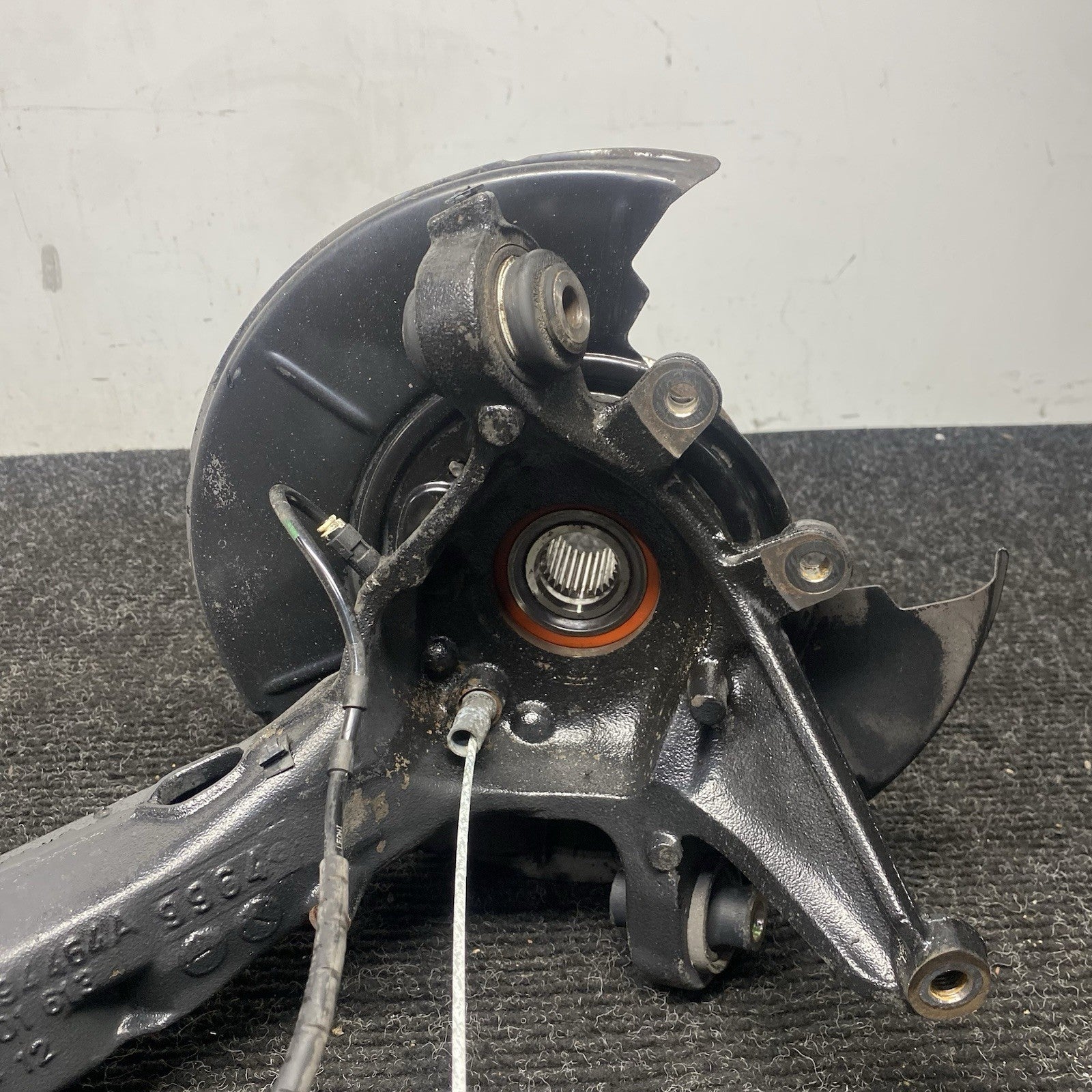 ☑️ 03-08 BMW E85 E86 Z4 Rear Right Passen Side Spindle Knuckle Hub w/ Shield OEM