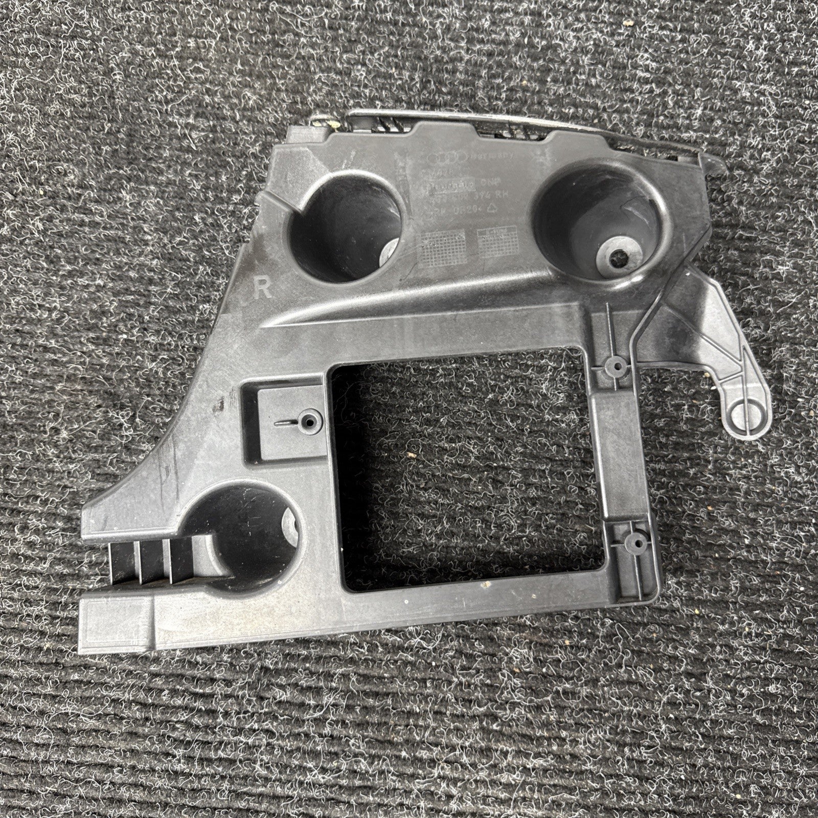 ☑️ 2012-2018 AUDI A6 C7 REAR BUMPER RIGHT SIDE UPPER GUIDE SUPPORT BRACKET OEM