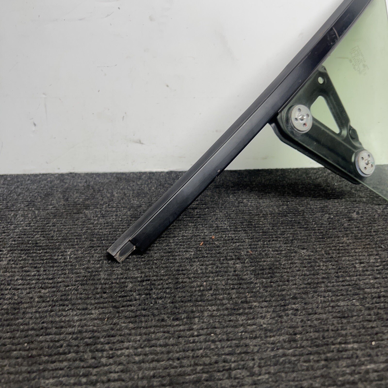 ☑️ 2013-2019 FRS 86 BRZ FRONT RIGHT PASS SIDE DOOR WINDOW CORNER GLASS OEM