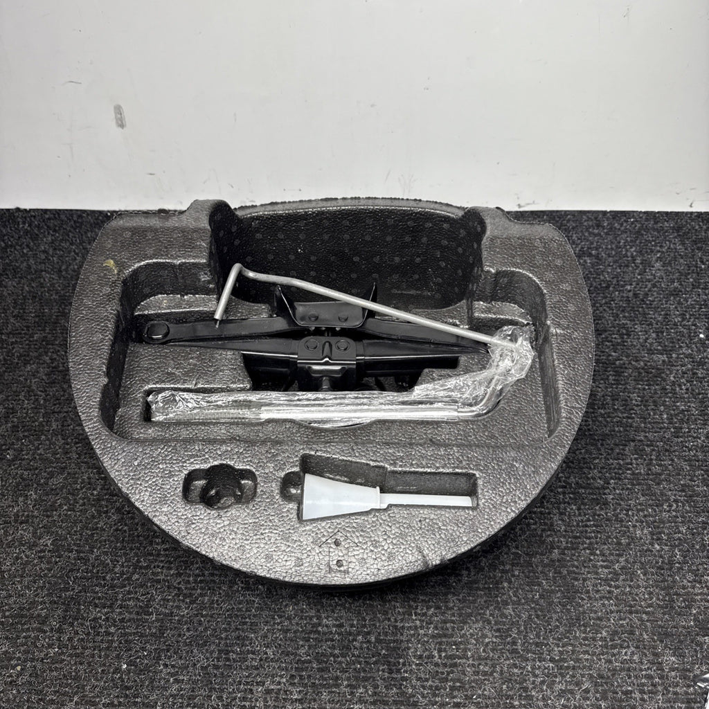 ☑️14-24 Maserati Quattroporte M156 Ghibli Emergency Spare Tire Jack Tool Kit OEM