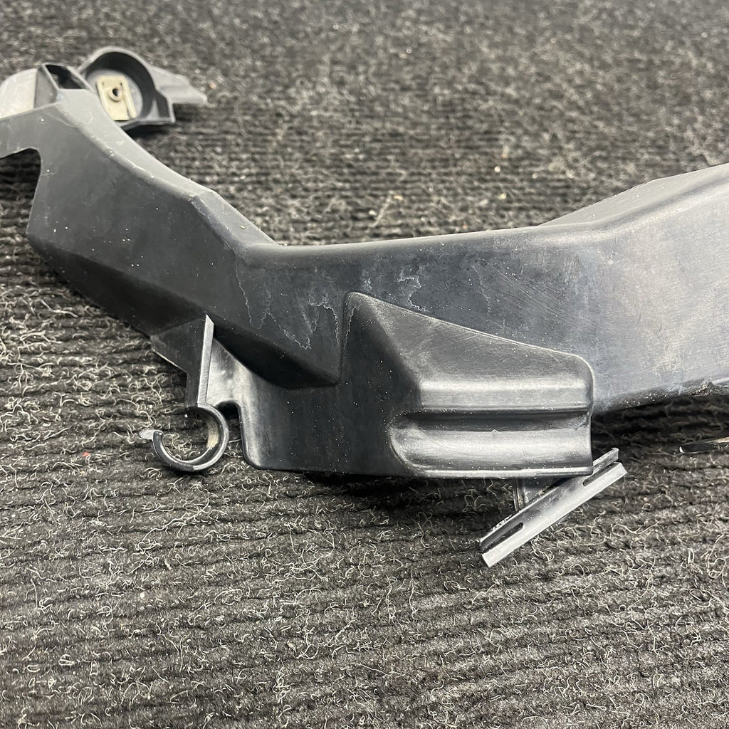 ☑️ 06-08 BMW E90 E91 325 330 335 Front Passenger Headlight Arm Bracket Mount