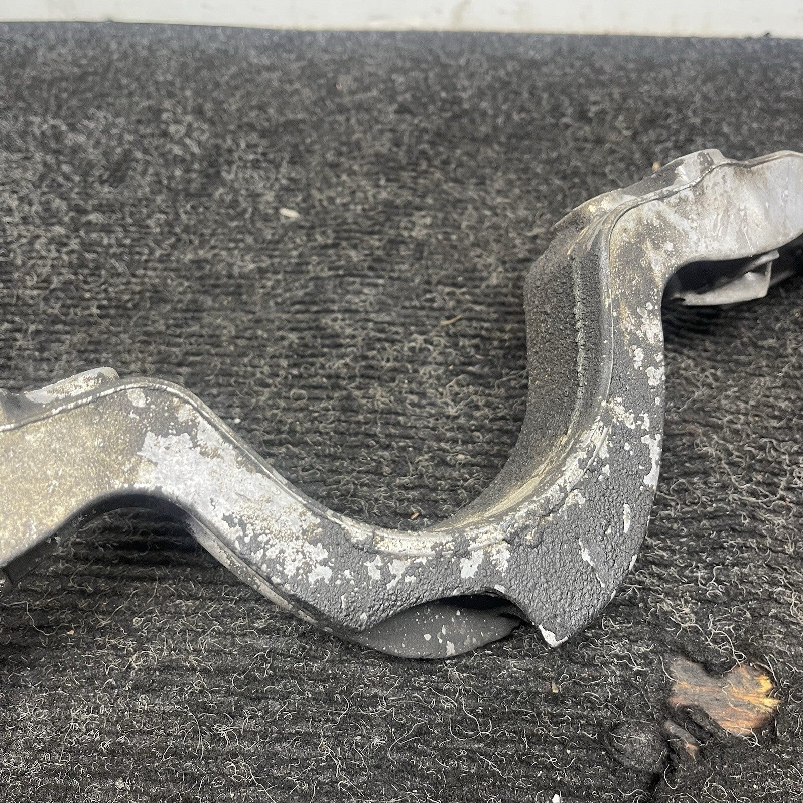 ☑️ 2001-2005 BMW 330ci 330i E46 RWD REAR DIFFERENTIAL MOUNT SUPPORT BRACKET OEM