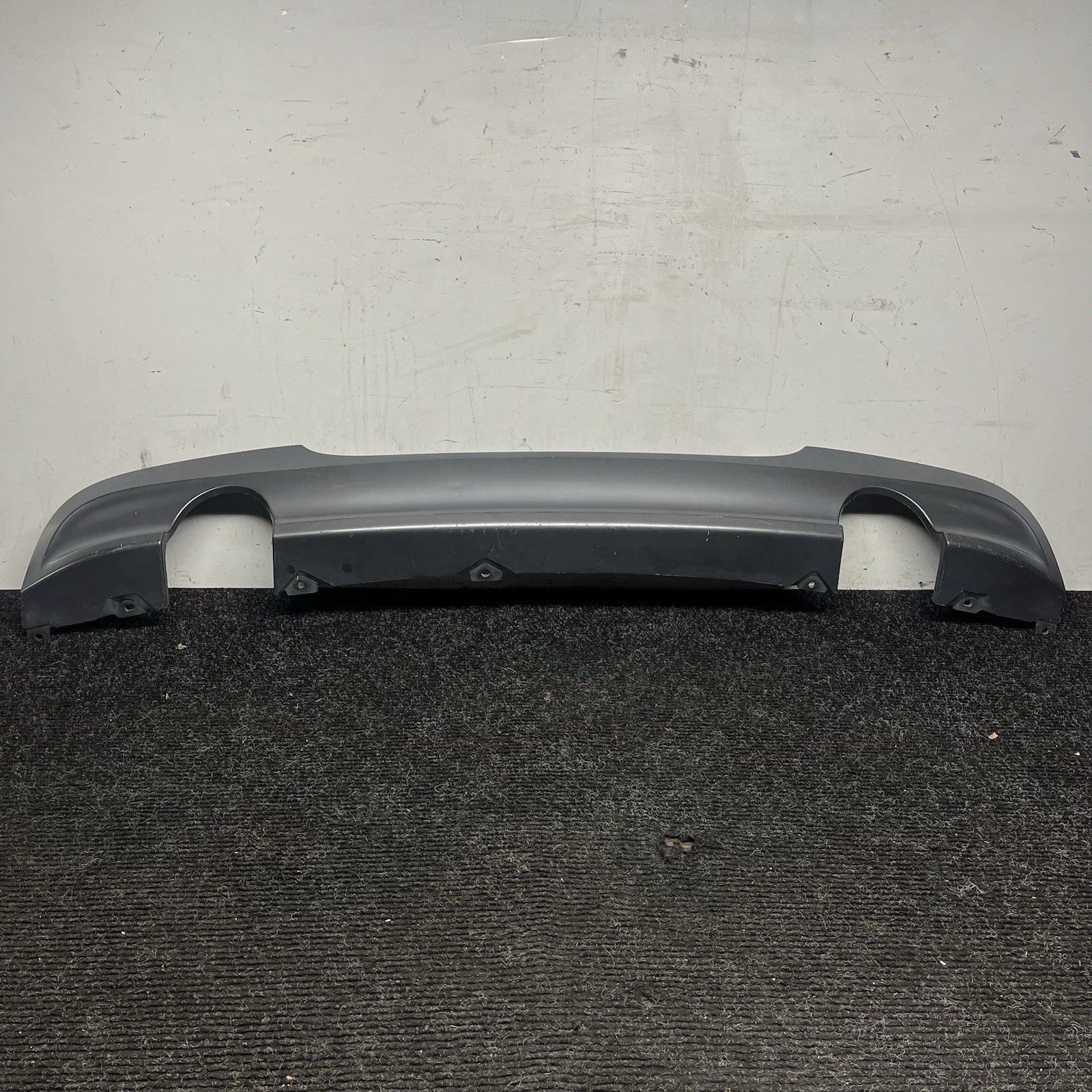 ☑️ 2009-12 BMW E90 E91 M Sport Bumper Insert Rear Dual Exhaust 335i 335d 7892269