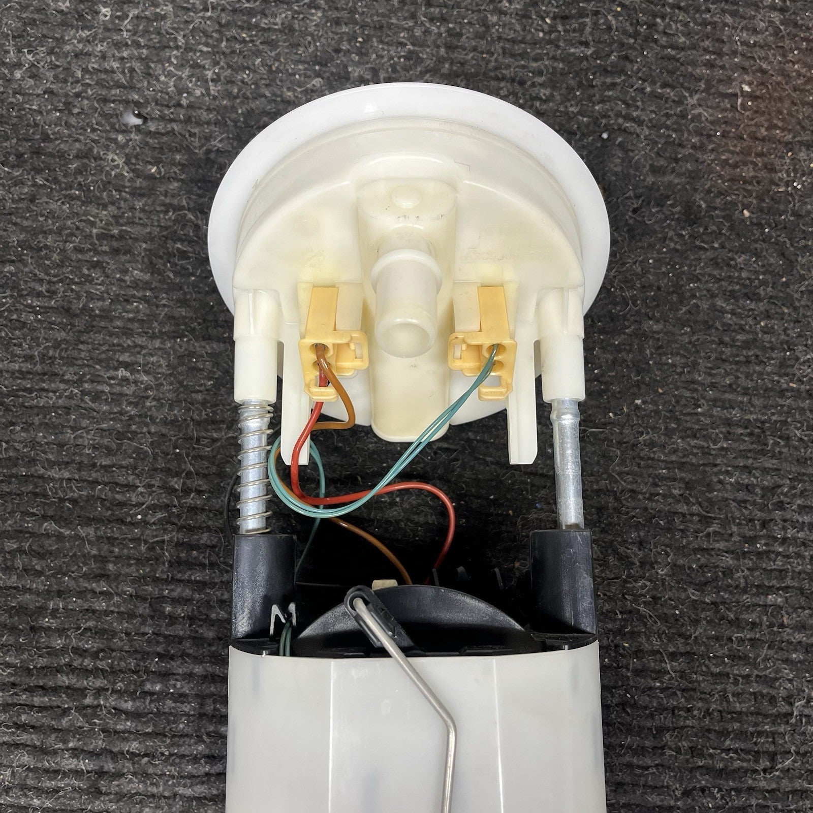 ☑️ 06-13 BMW E82 E88 E90 E91 E92 E93 135I 335I Fuel Pump OEM