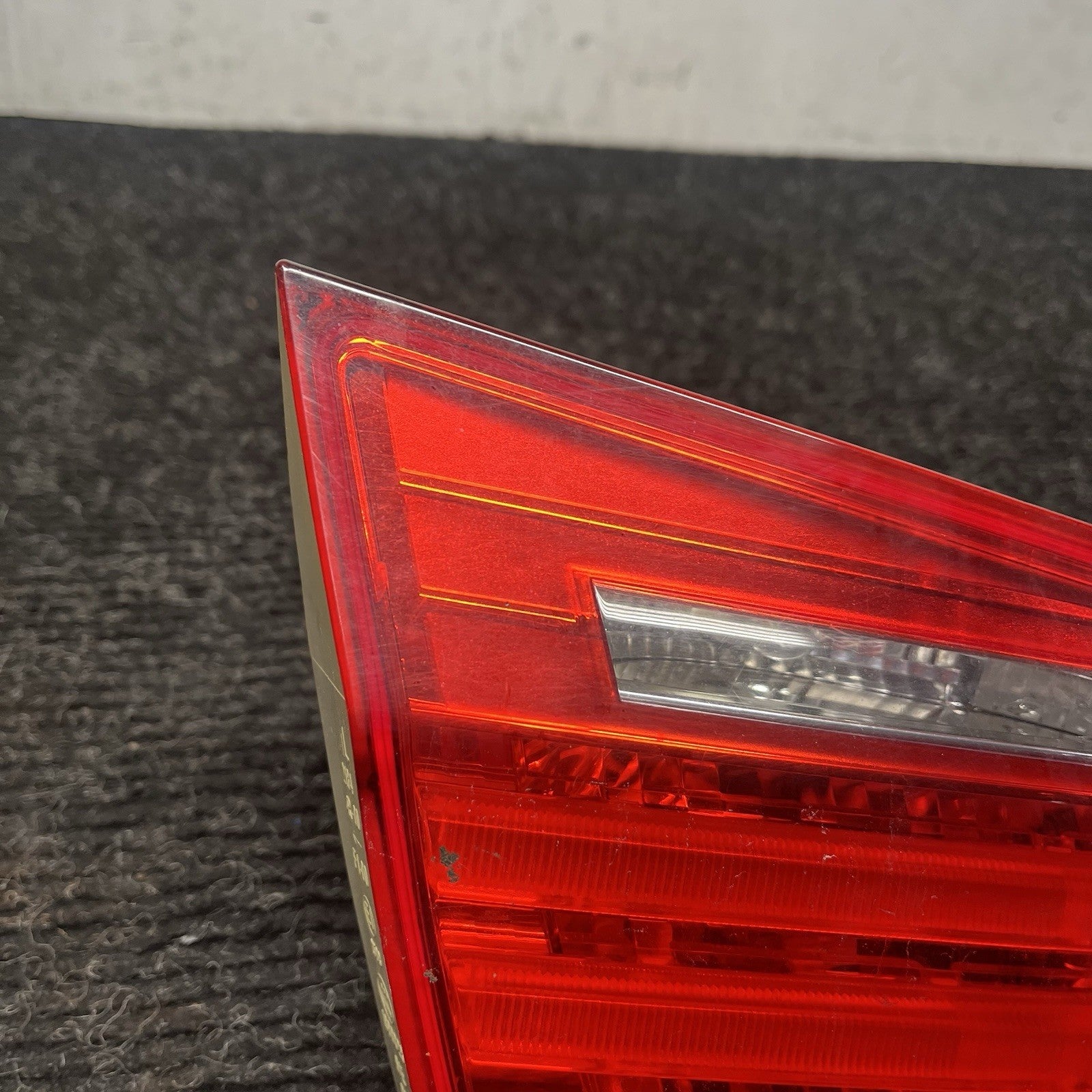 ☑️ 09-11 OEM BMW E90 LCI Sedan Rear Left Driver Side Inner Tail Light Trunk Lid