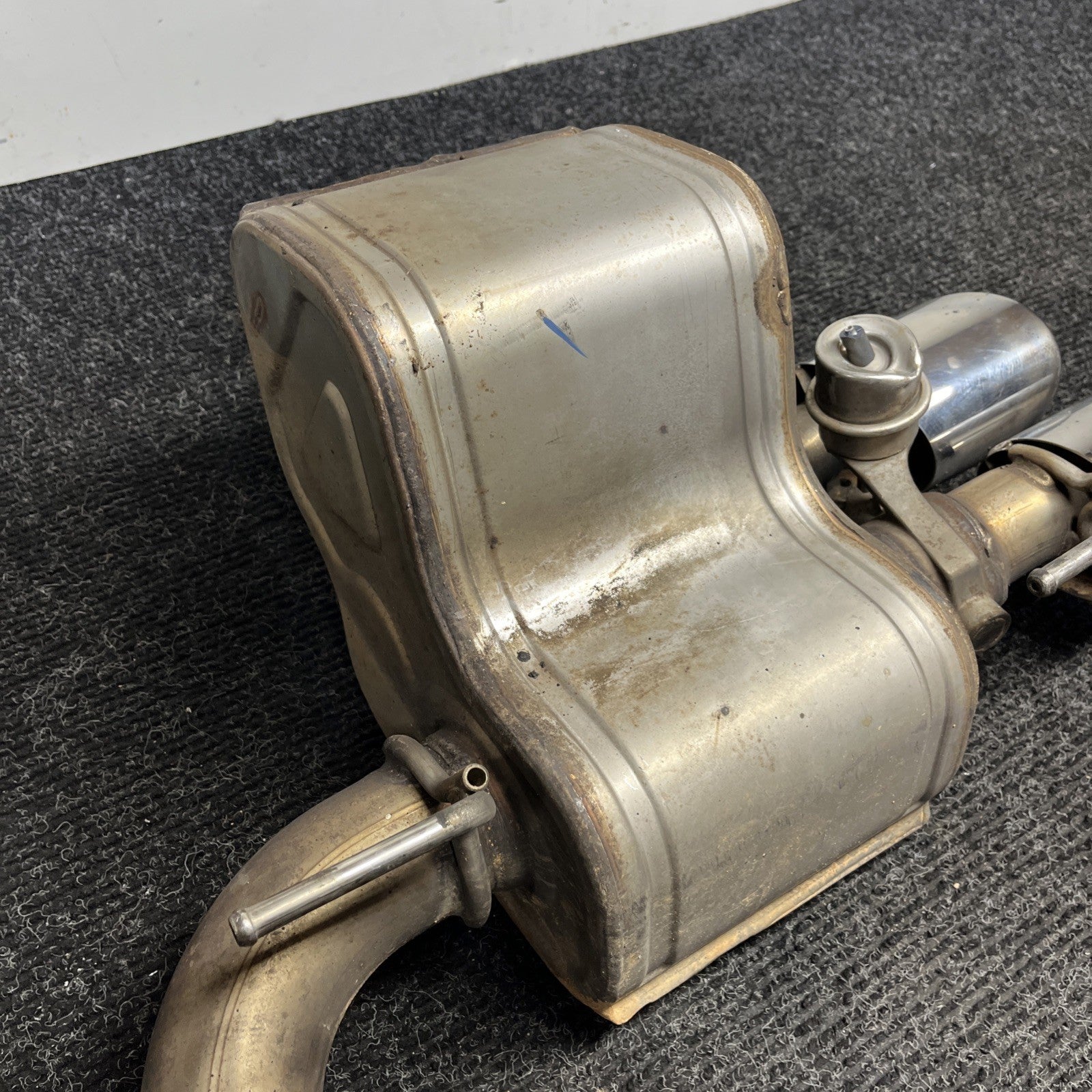 ☑️ 14-19 Ghibli 3.0L Motor Engine Driver Side Left LH Exhaust Muffler OEM