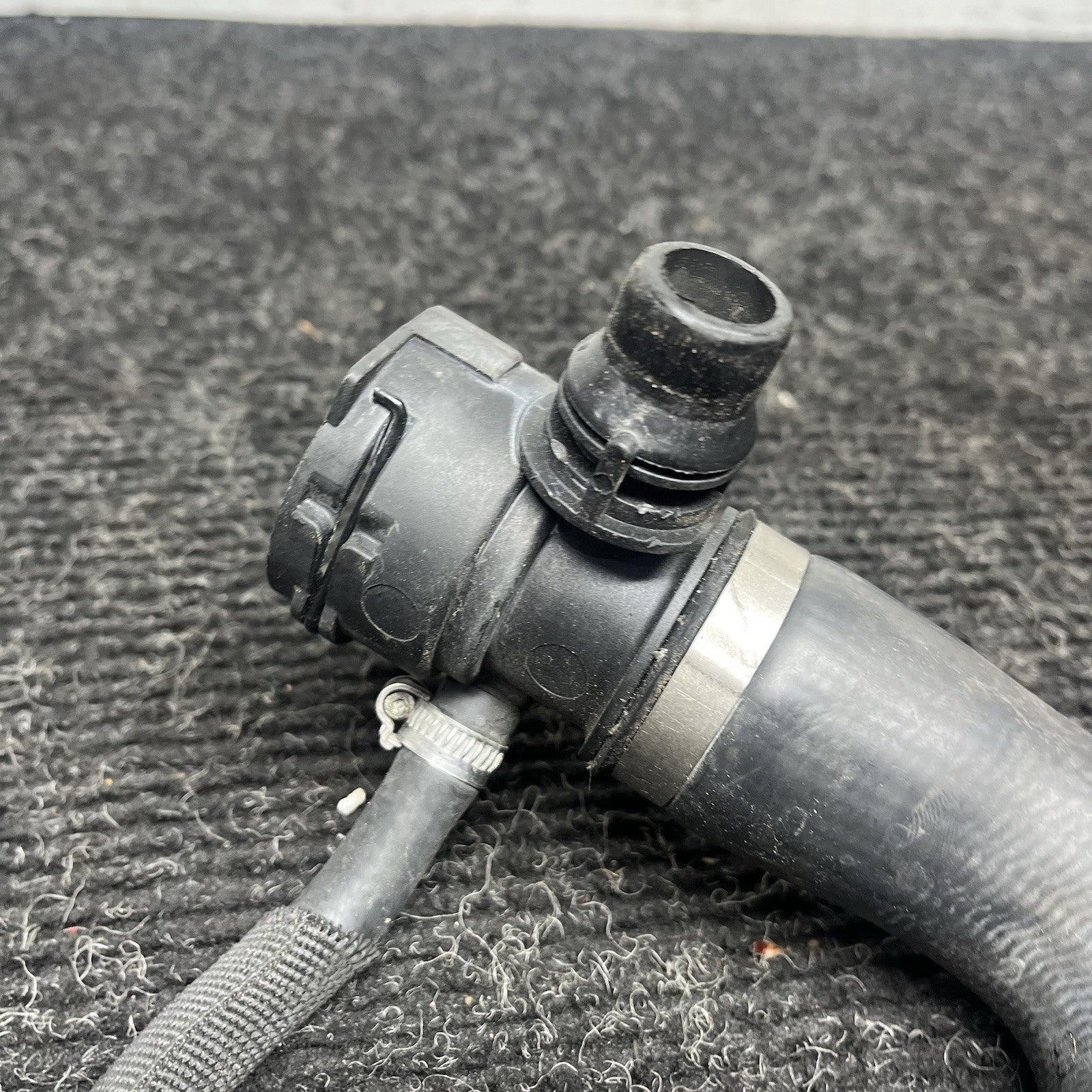 ☑️ BMW E88 E90 E92 135 335 N54 Upper Engine Radiator Coolant Hose Pipe Line OEM