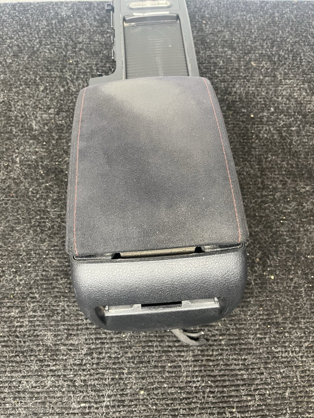 ☑️ 15-19 SUBARU WRX STI ARM REST CENTER CONSOLE W/ HEATED SEATS NON LEATHER OEM
