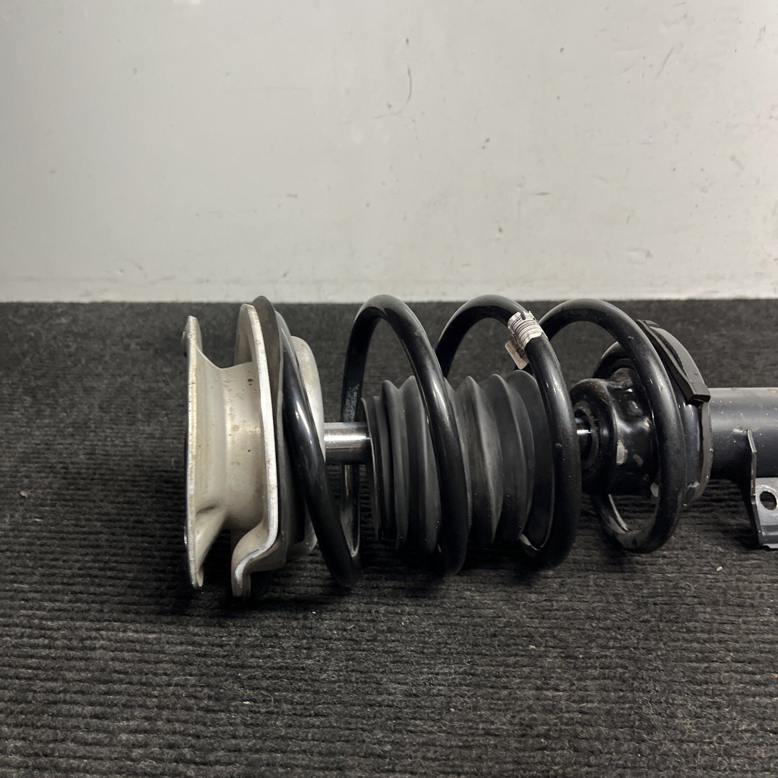 ☑️ 08-13 OEM BMW E88 Convertible 135 Front Driver Side M SPORT 76k Strut