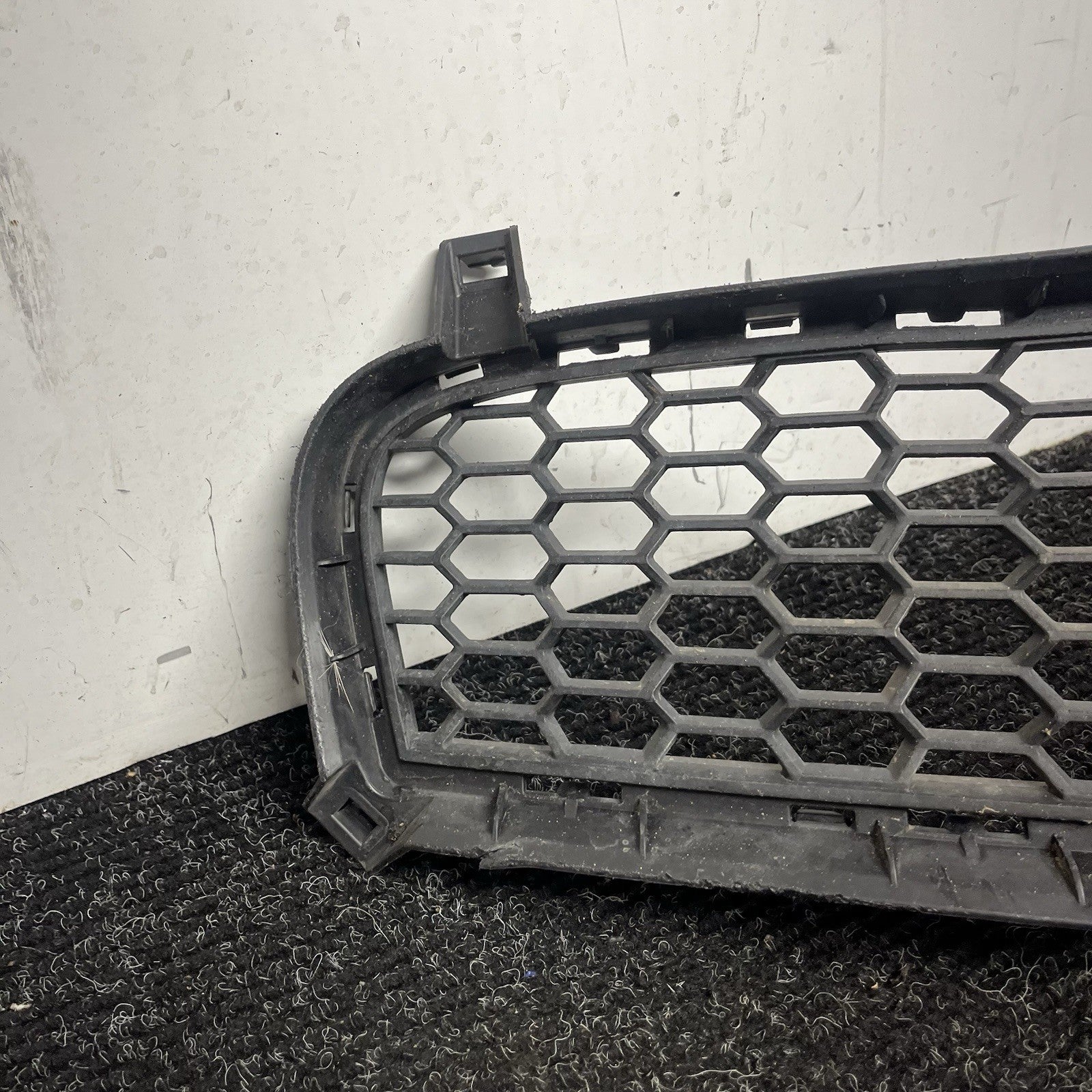 ☑️ 11-13 BMW E70 X5 GRILLE MESH TRIM FRONT BOTTOM LOWER BUMPER OEM 081523