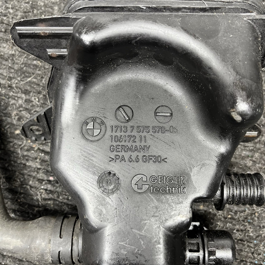 ☑️ F01 F06 F10 F12 N63 Engine Intercooler Coolant Reservoir Expansion Tank OEM