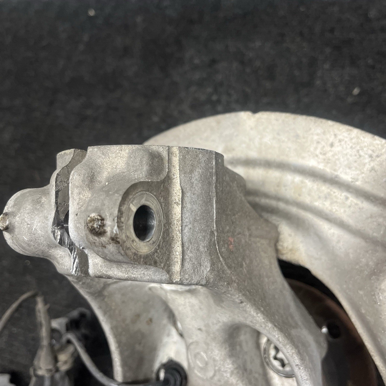 ☑️ 14-17 BMW F22 F23 M235i Front Left Driver Spindle Knuckle Hub RWD OEM