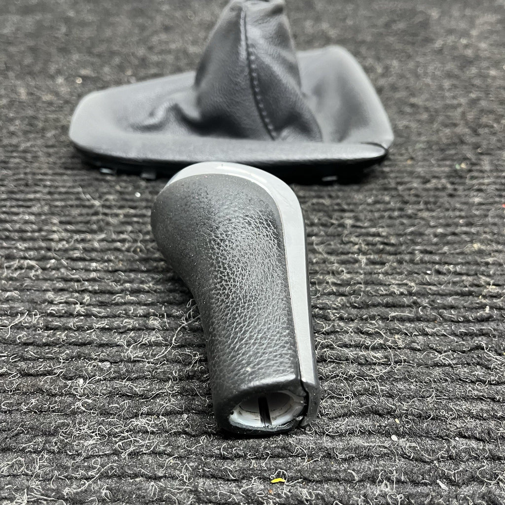 ☑️ 07-13 OEM BMW E92 E93 MT Manual Transmission Shifter Leather Boot w/ Knob