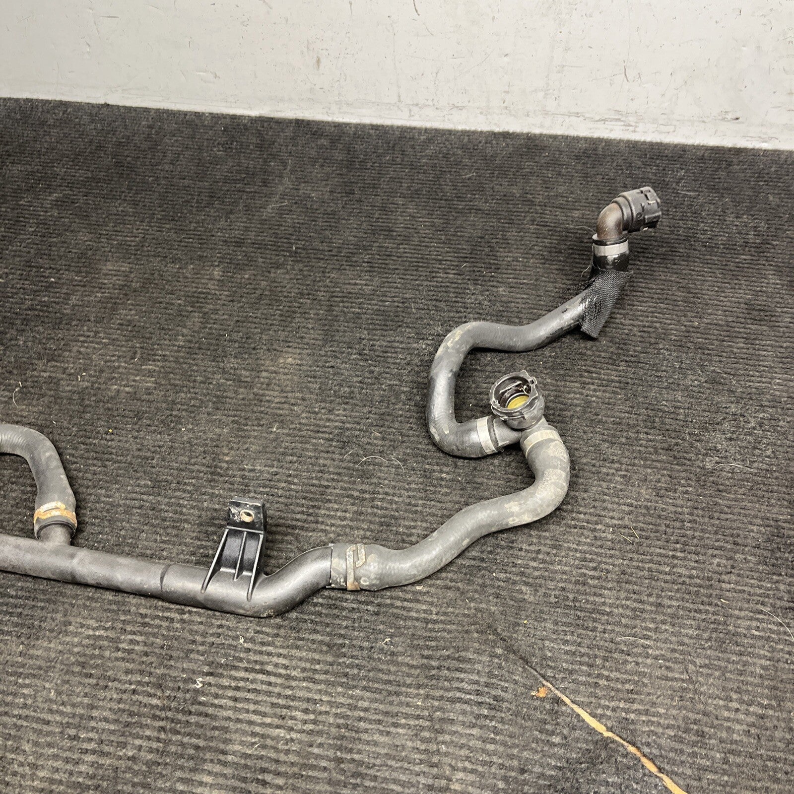 ☑️ 09-16 OEM BMW E89 Z4 35i DCT Radiator N54 Engine Coolant Pipe Hose Lower