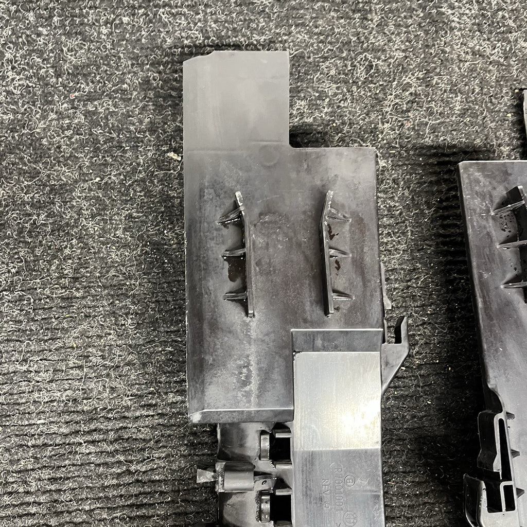 ☑️ BMW OEM X5 X6 E71 E70 2007-13 RADIATOR FAN COVER HOUSING PLASTIC CARRIER PAIR