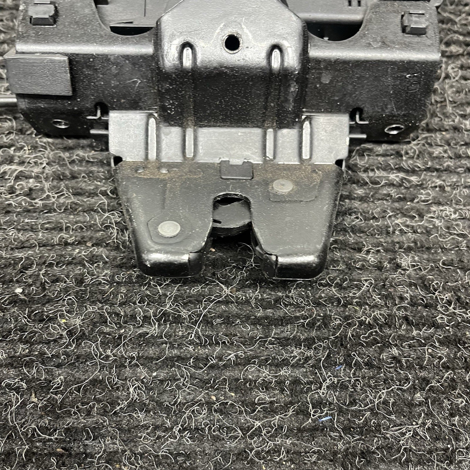 ☑️ BMW E46 M3 330i 325i 323i REAR TRUNK RELEASE LOCK LATCH MECHANISM OEM