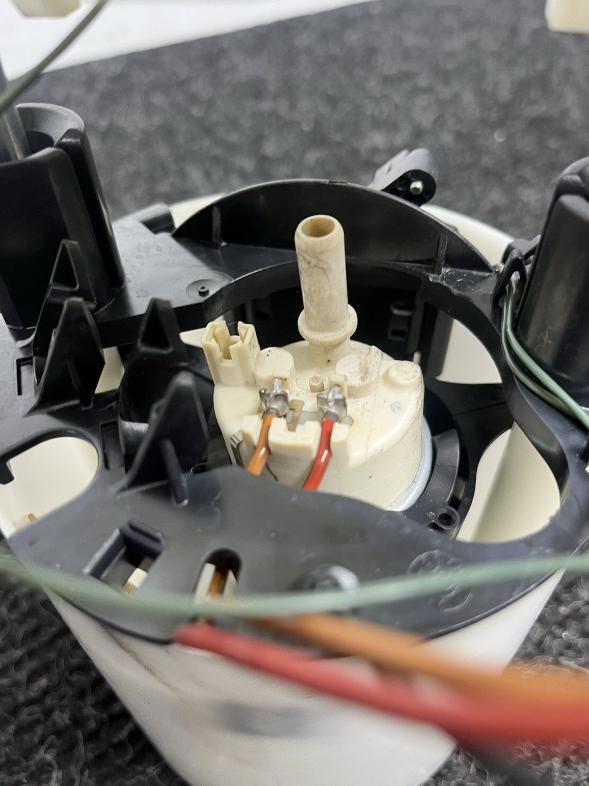 ☑️ 06-13 BMW E90 E84 E82 E88 E92 128i 135i 335i X1 Right Fuel Pump Assembly OEM