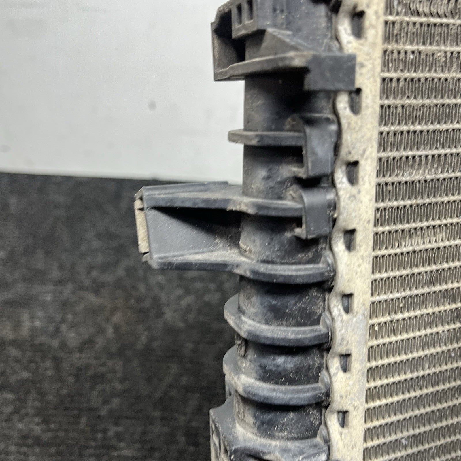 ☑️ OEM 2011-2015 AUDI Q7 3.0L FRONT LEFT RIGHT AUX AUXILIARY SECONDARY RADIATOR