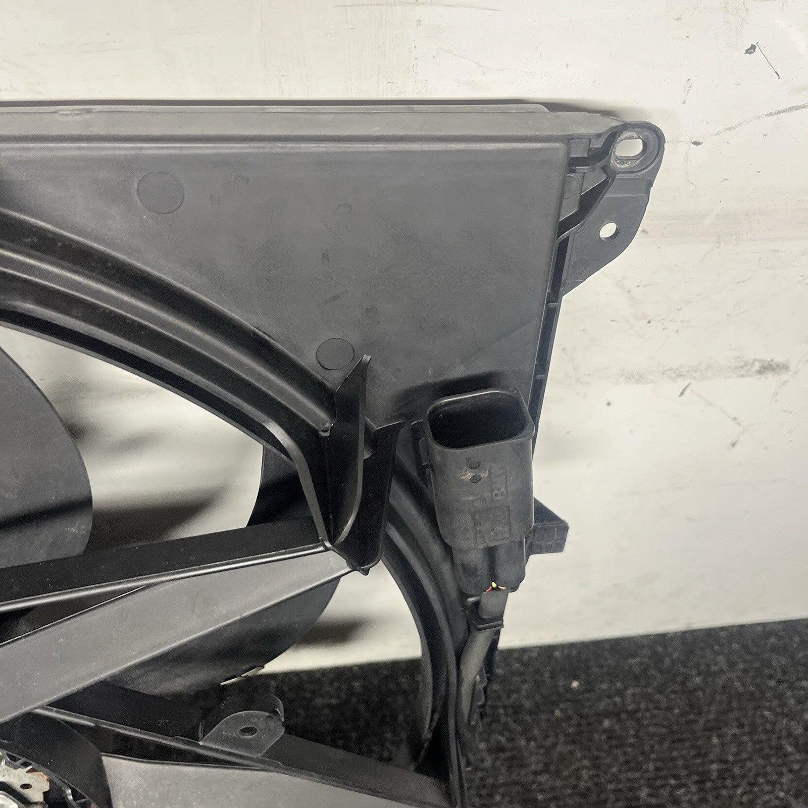 ☑️ 2011-2014 BMW F25 X3 XDRIVE35I N55 ENGINE RADIATOR COOLING FAN ASSEMBLY OEM