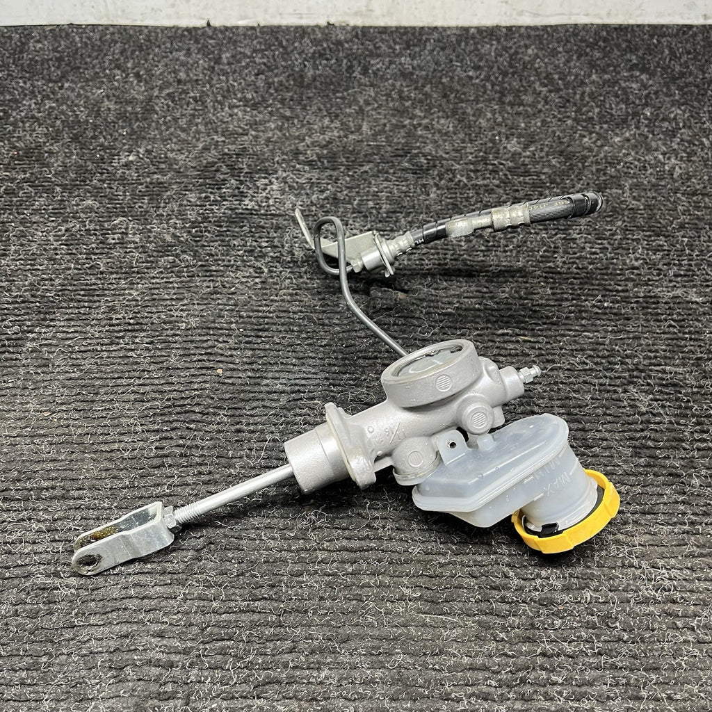☑️ 2008-2014 Subaru Impreza WRX STI Clutch Master Cylinder Reservoir 08-14
