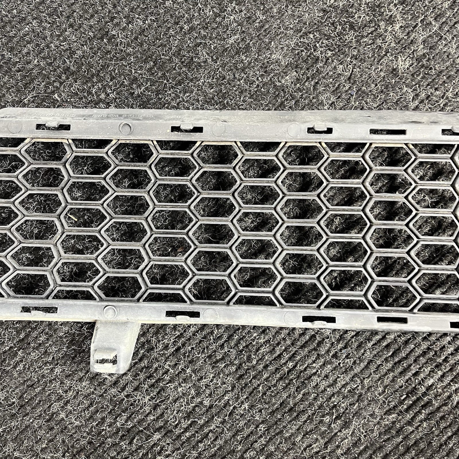 ☑️ 11-13 BMW E70 X5 GRILLE MESH TRIM FRONT BOTTOM LOWER BUMPER OEM 081523