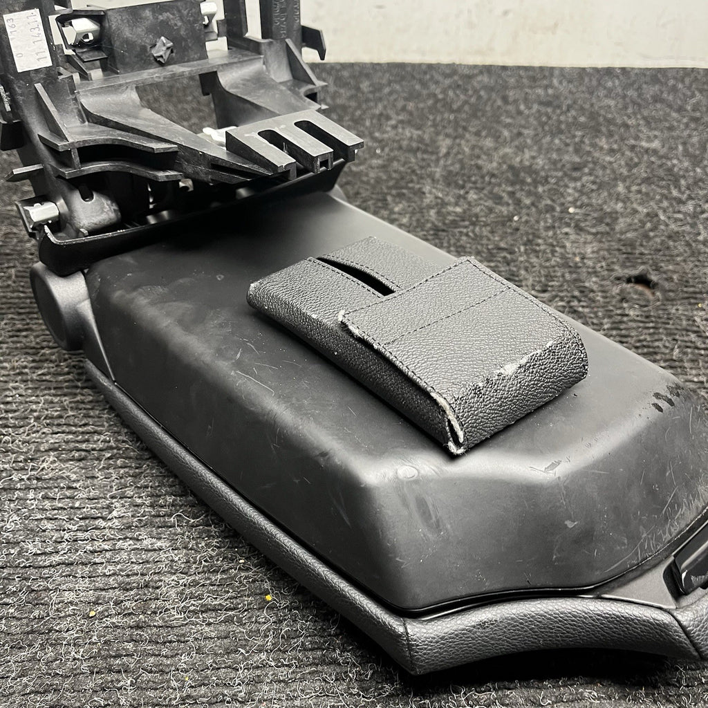 ☑️ 08-13 OEM BMW E88 E82 Center Console Armrest Tray Black Leather