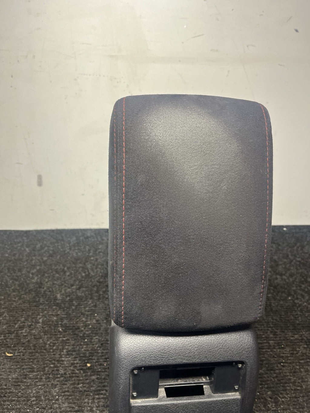 ☑️ 15-19 SUBARU WRX STI ARM REST CENTER CONSOLE W/ HEATED SEATS NON LEATHER OEM