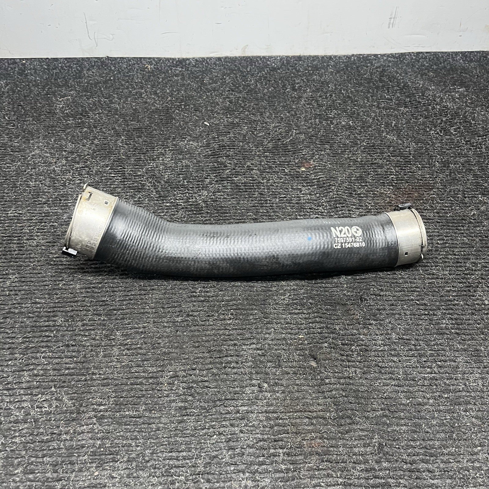 ☑️ 12-18 BMW F30 F32 320i 328i 428i Intercooler Charge Air Pipe Hose OEM 7597591