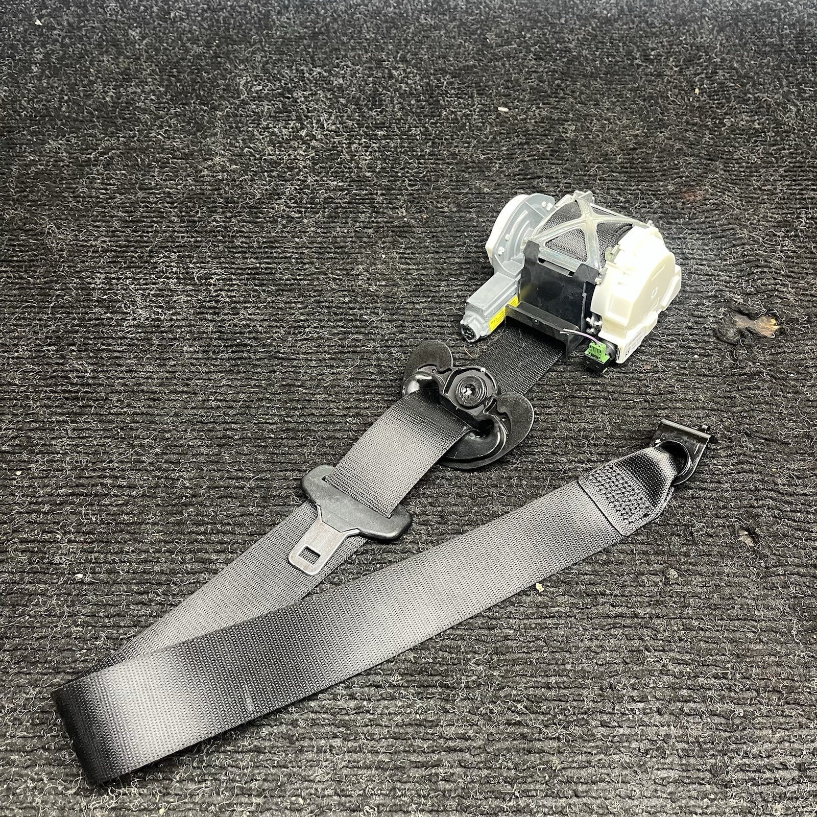 ☑️ BMW F-Series Right Front Seatbelt Retractor Safety Restraint Module 34143195
