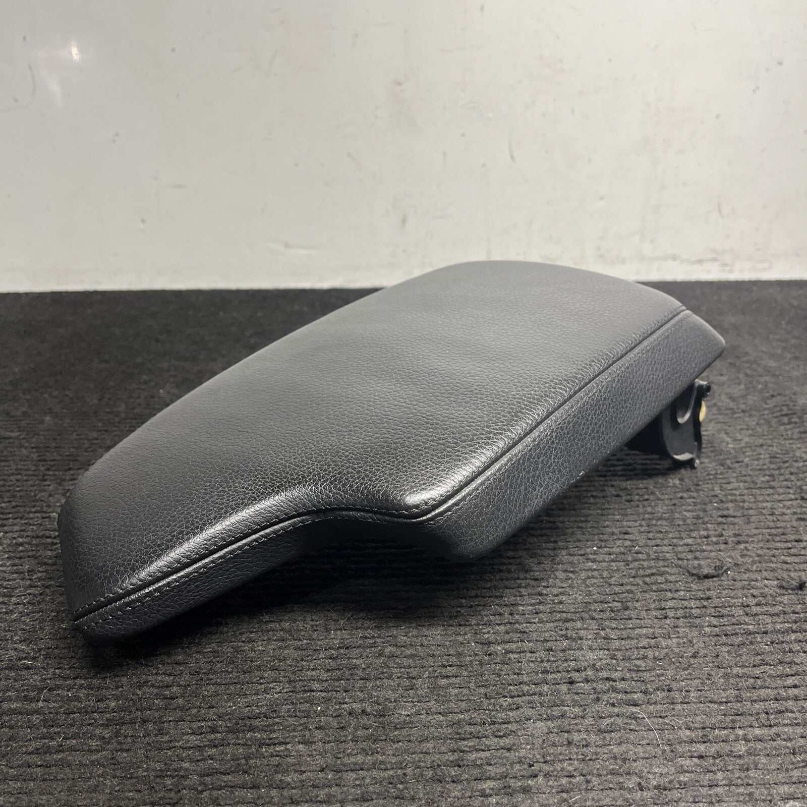 ☑️ BMW OEM Center Console Armrest Leather Black  F22 F23 228i 230i M235i M240i
